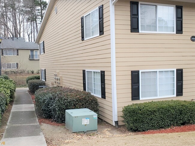 Building Photo - 1806 Regency Woods Dr