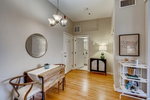 Foto del edificio - 1425 N Washington St