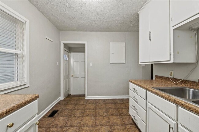 Foto del edificio - 1338 S Talbott St