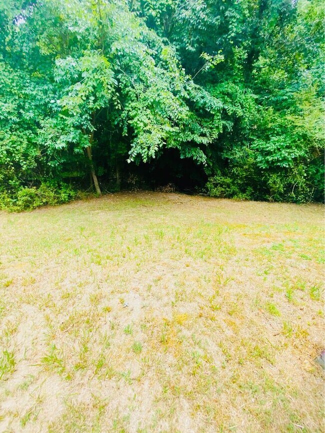 Foto del edificio - 30 Sanford Rd