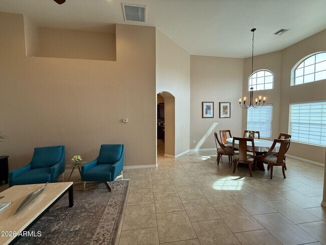 Building Photo - 2932 E Acacia Ct