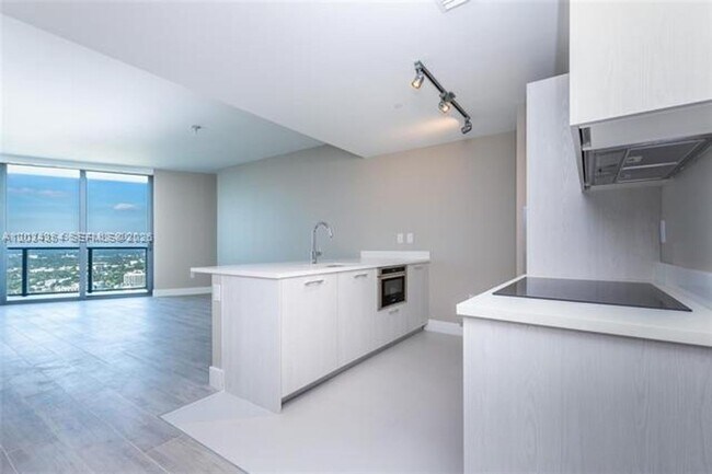 Foto del edificio - 501 NE 31st St