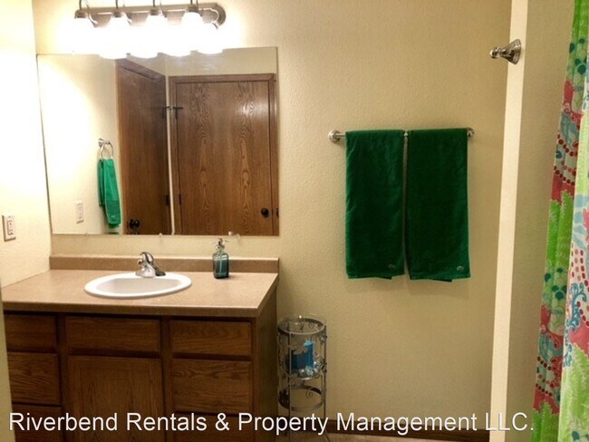Foto del edificio - 3 br, 2 bath House - 13626 42nd Ave