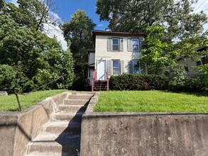 Building Photo - 322 Shuart Ave