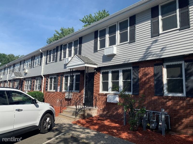 2 br, 1 bath Condo 111 Fowler St Condo for Rent in New Haven, CT
