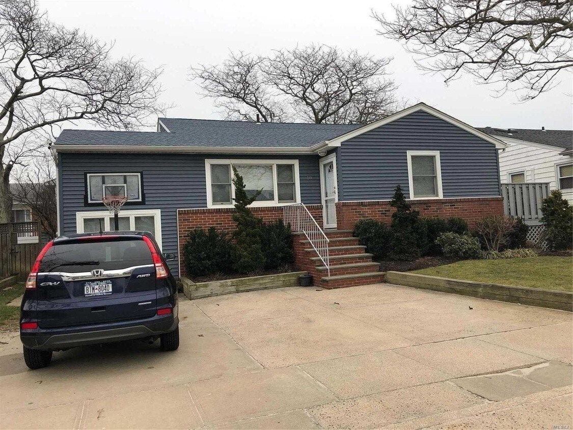 Foto principal - 10 Lynbrook Ave