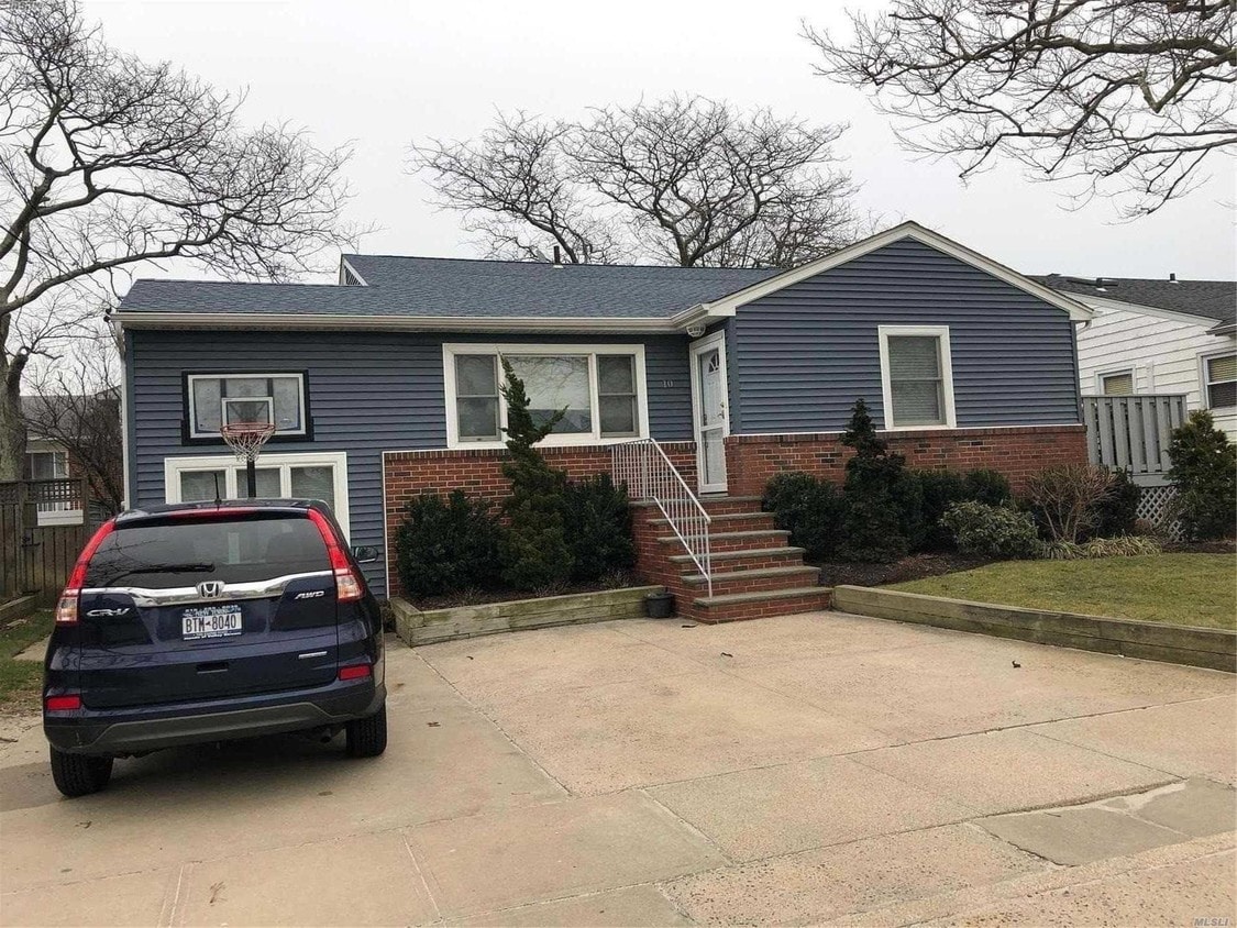 Primary Photo - 10 Lynbrook Ave