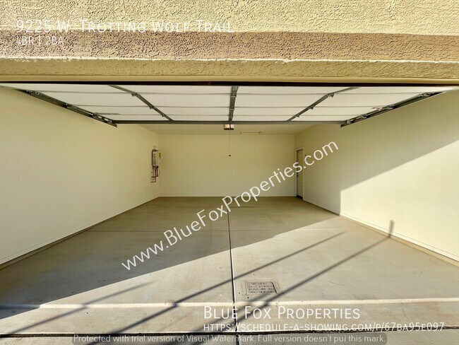 Foto del edificio - 9225 W. Trotting Wolf Trail