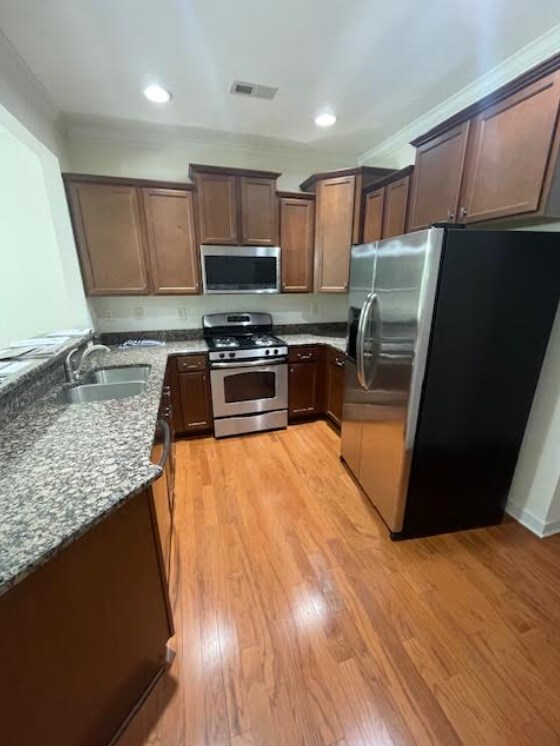 Foto del edificio - Stylish 2-Bedroom, 2.5-Bath Home with Mode...