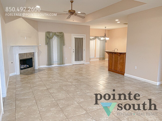 Building Photo - 9237 Greenleaf Dr