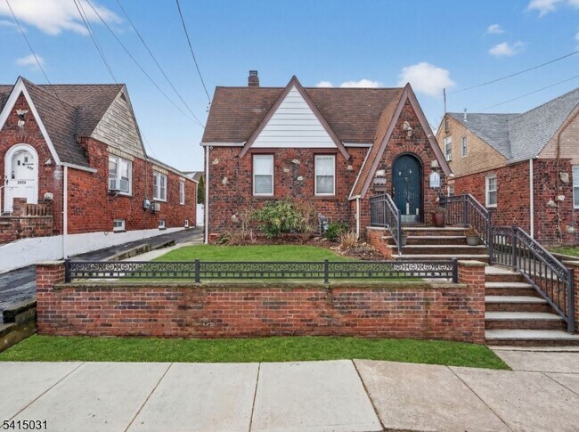 Foto del edificio - 2096 Lentz Ave