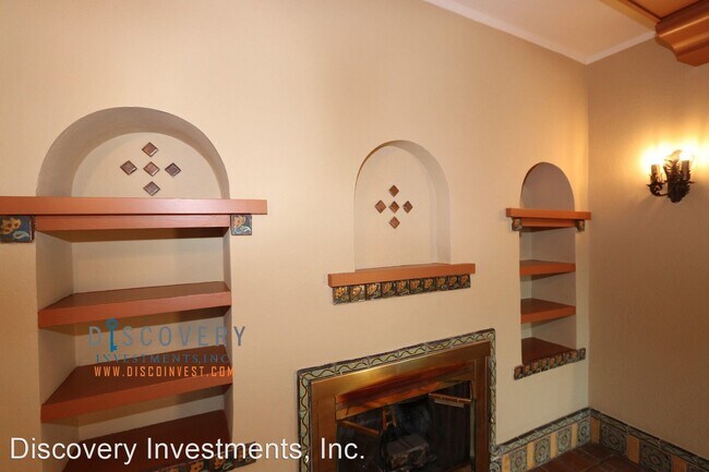 Building Photo - 5 br, 2.5 bath House - 168 Oak Road