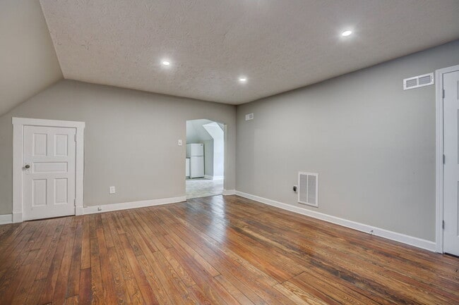 Building Photo - 808 Academy Ave