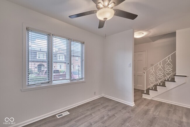 Building Photo - 8511 Canterbury Square W