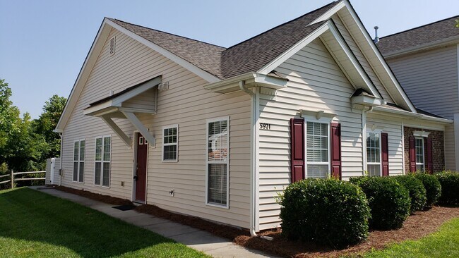 Building Photo - 5971 Hollow Wood Ct
