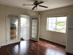 Building Photo - 8701 Bel Air Cir