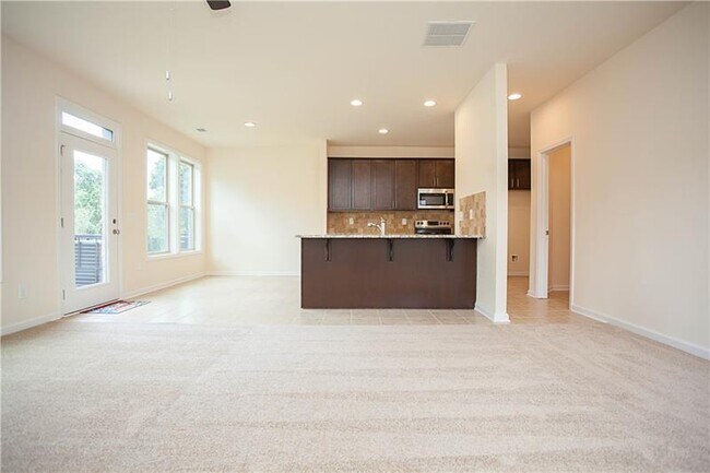 Foto del edificio - 4285 ALMANOR Cir