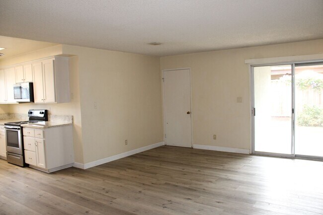 Building Photo - 3141 Kaiser Way