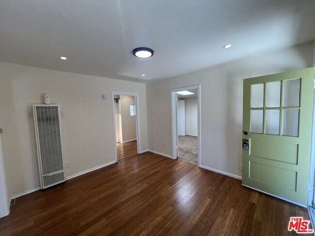 Building Photo - 2019 Cypress Ave.