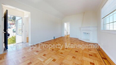 Building Photo - 95 Getz St