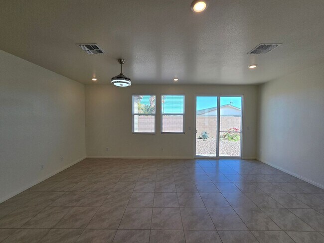 Foto del edificio - 3 Bedroom Single Story Home