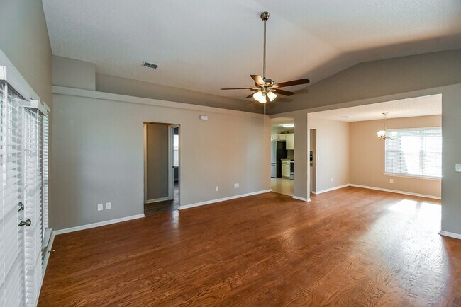 Foto del edificio - 8857 Spring Harvest Ln E