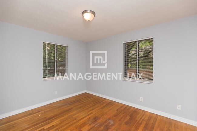 Foto del edificio - 751 Dixon St