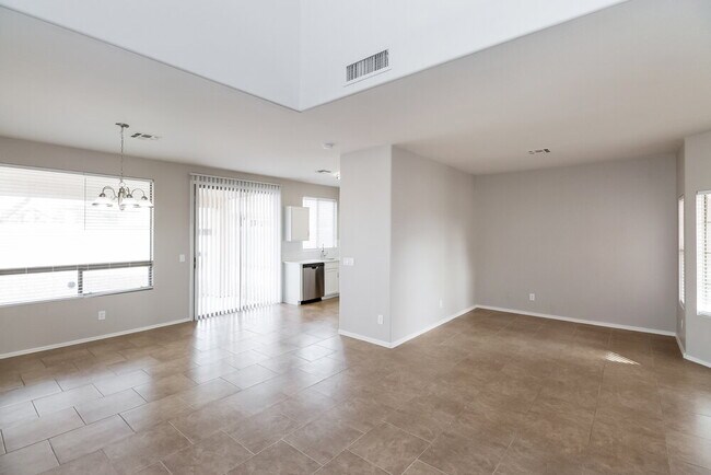 Foto del edificio - 11414 W Apache St