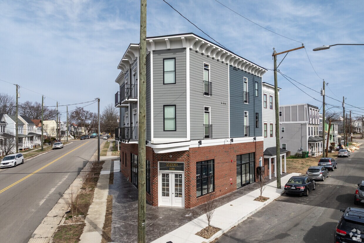 Primary Photo - 2200 Carrington St