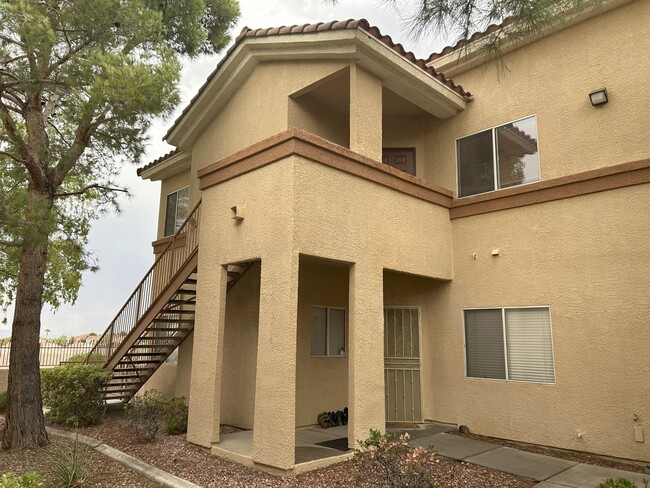 Building Photo - 1050 E Cactus Ave