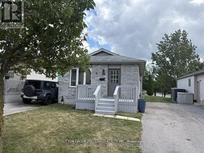 Building Photo - 331 Simpson Crescent