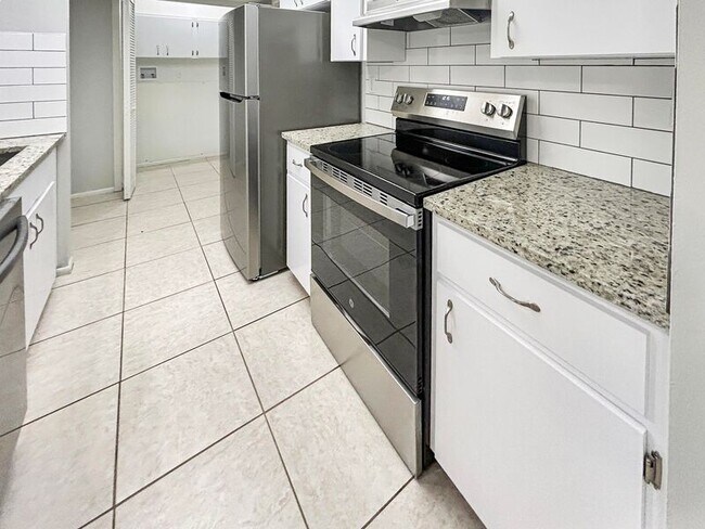 Foto del edificio - 2619 Jamaica St