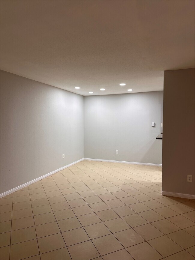 Building Photo - 8801 Hammerly Blvd