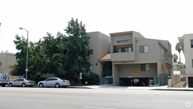 Building Photo - 15020 Burbank Blvd