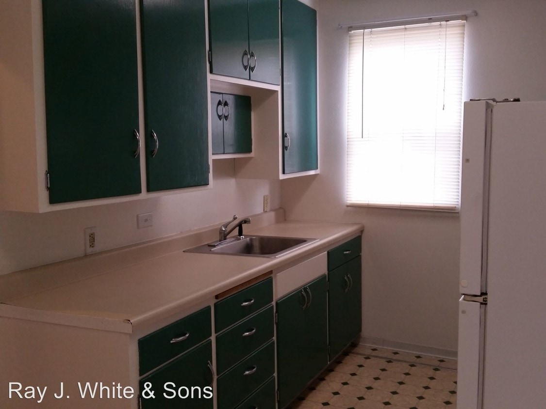 Building Photo - 508 Southway Dr