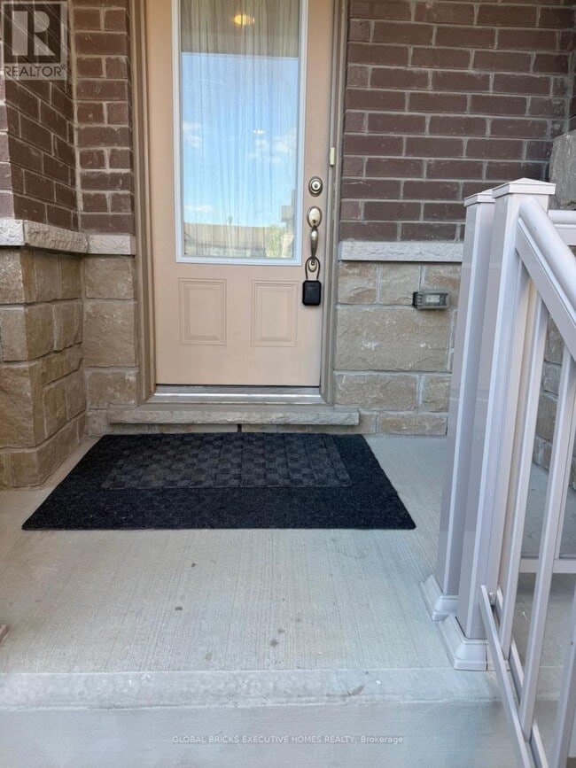 Building Photo - 42 Ambereen Pl