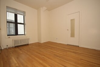 Building Photo - 55 Tiemann Pl