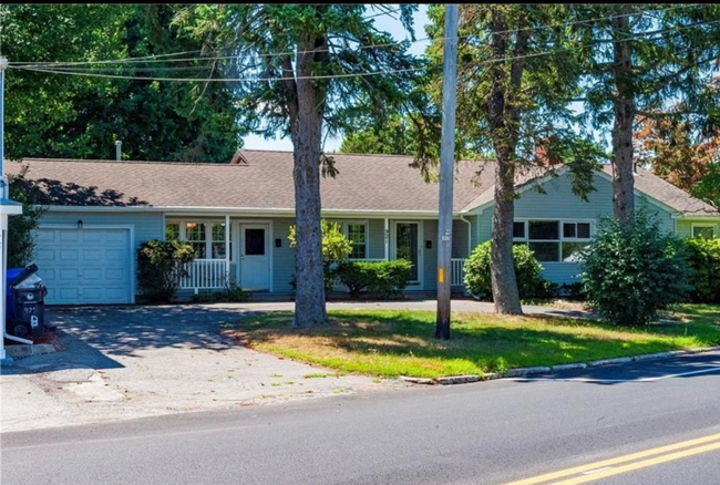 Building Photo - 921 Cottage St.