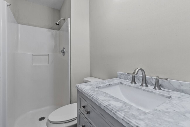 Building Photo - ** COMING SOON ** Charming, updated single family home!