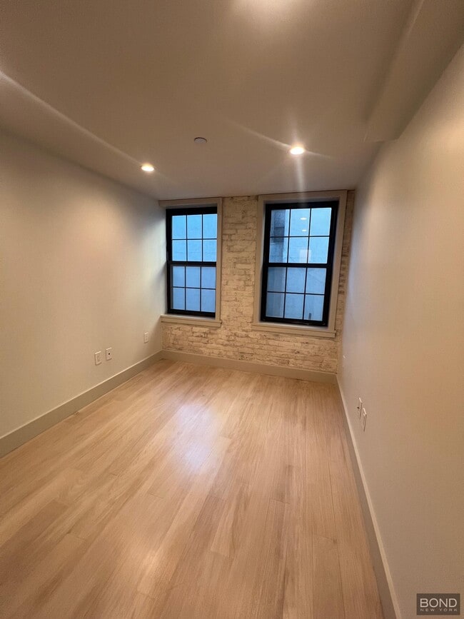 Building Photo - 21 Avenue B