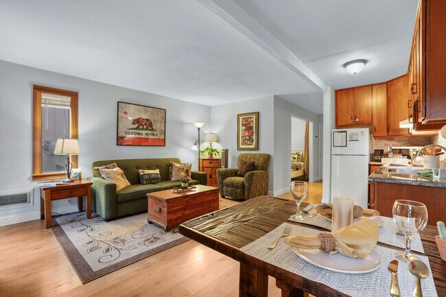 Foto del edificio - 1300 Regency Way