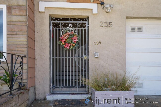 Building Photo - 235 Flournoy St