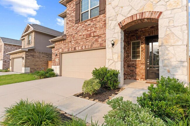 Foto del edificio - 5323 Wyatt James Ln