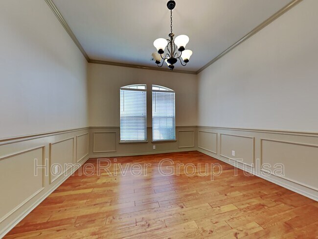 Building Photo - 11730 S Umber St