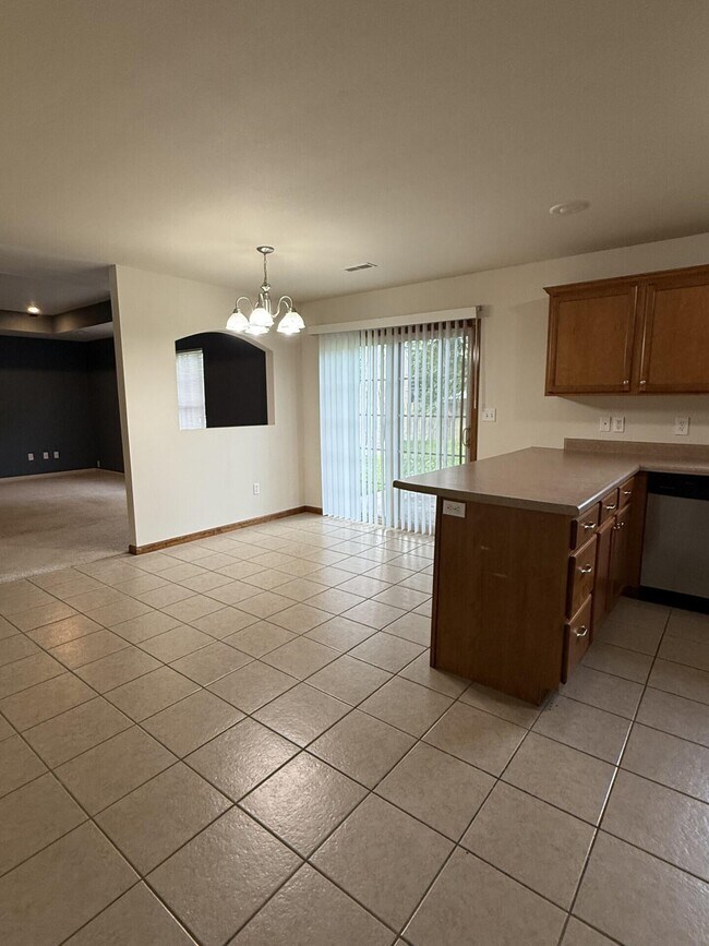 Building Photo - 2602 McClure Dr