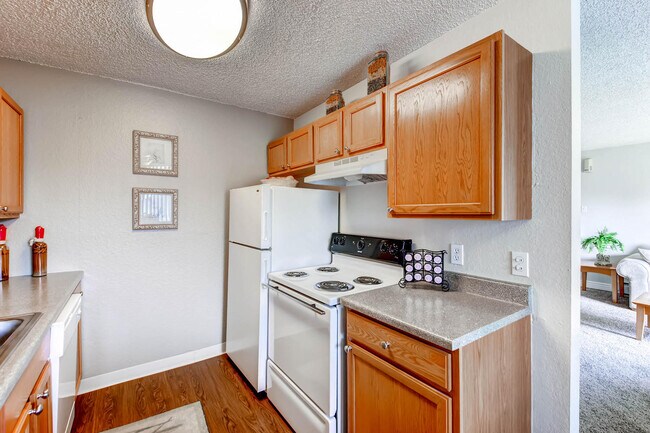 Building Photo - Greentree Village Apartments