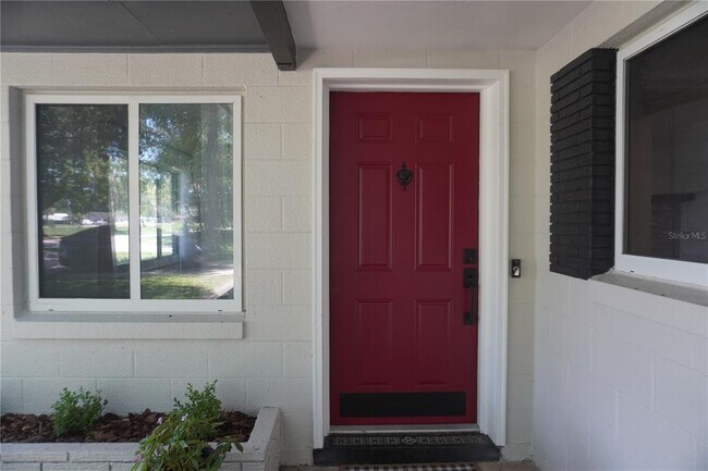 Building Photo - 401 Palm Springs Dr