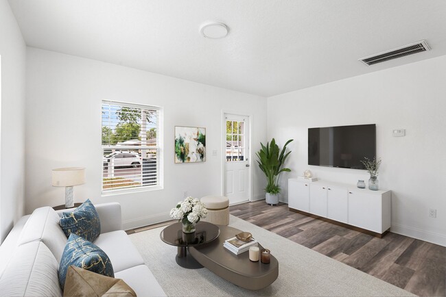 Building Photo - MULBERRY HOME FOR RENT!