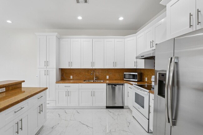 Foto del edificio - 819 SW 7th Ave