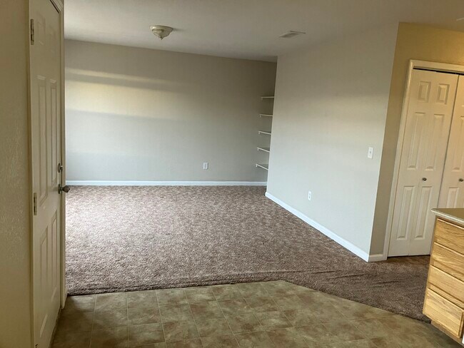 Foto del edificio - 1701 Edgewater Ave